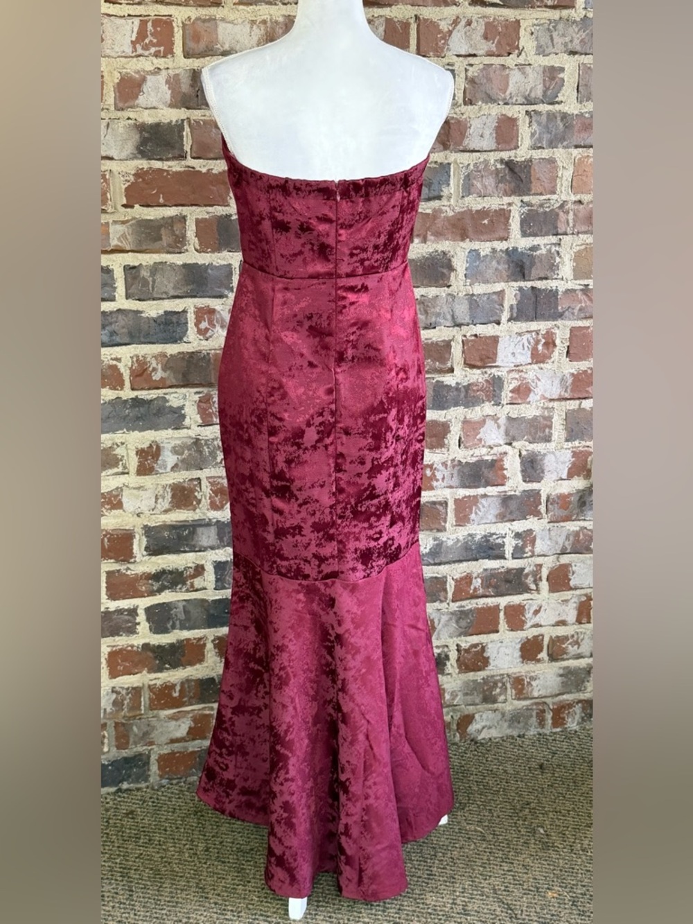 🦋 Vici Strapless Lace Mermaid Gown - Burgundy - Picture 3 of 15